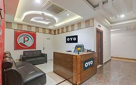 Oyo Flagship Prakash Inn Near Fun Republic Mall